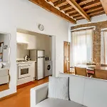 Guesthost - Nest Steps From Cascine Park Florence