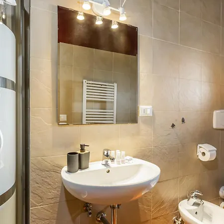 Guesthost - Nest Steps From Cascine Park Apartamento *